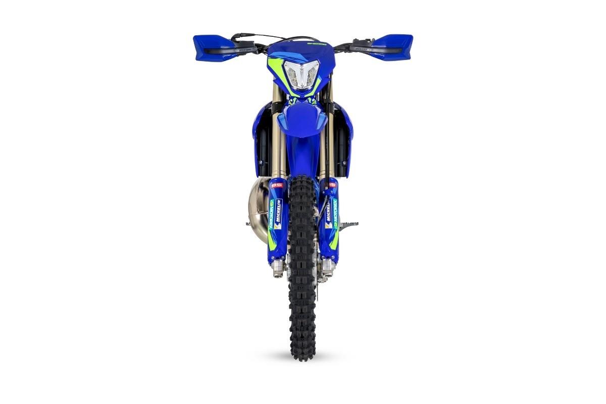 585190 image